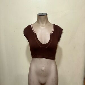 Woman’s Out from Under short sleeve top ribbed cropped